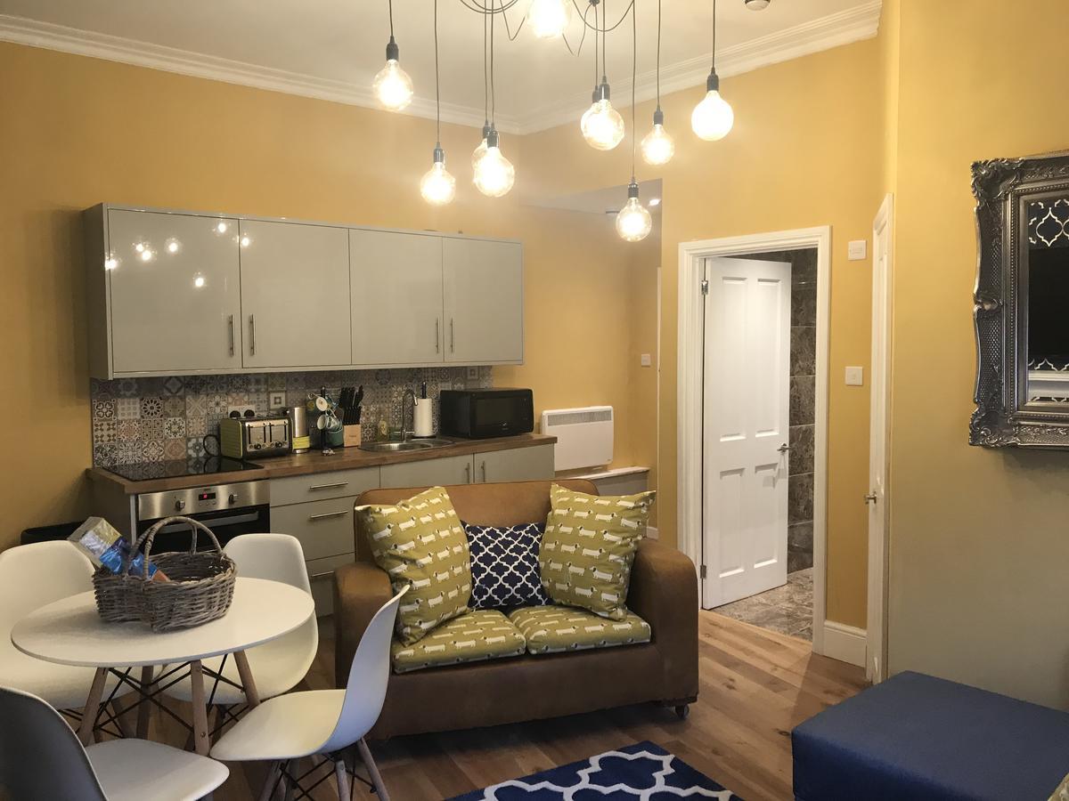 Central City Pad One Bedroom Plus Double Sofabed Bath Bagian luar foto